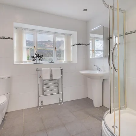 Cozy District House On The Fells *